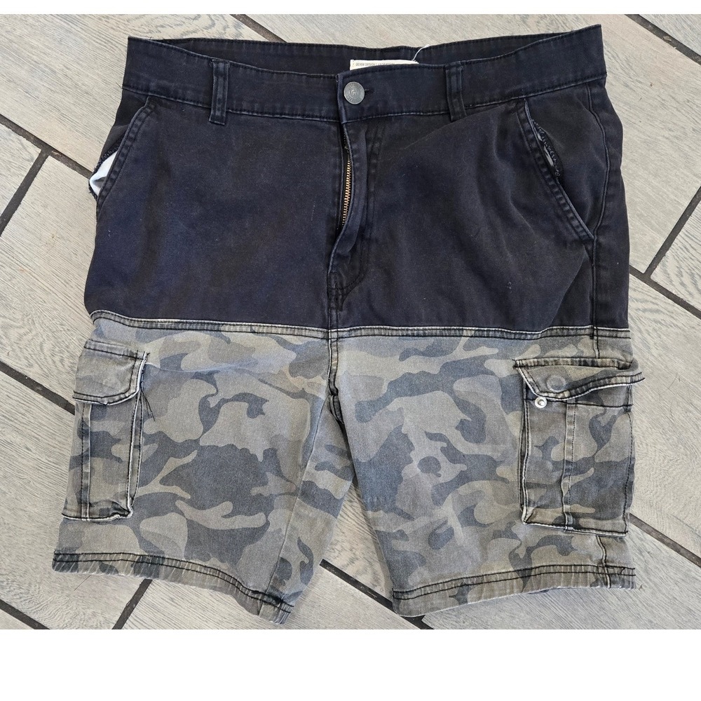 Refinery Republic Mens 32 Cargo Shorts Black Grey Camo Two Tone Colorblock